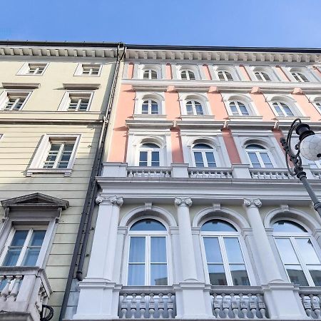 Piazza Della Borsa 3C Tirabora Short Rent Trieste Exterior foto