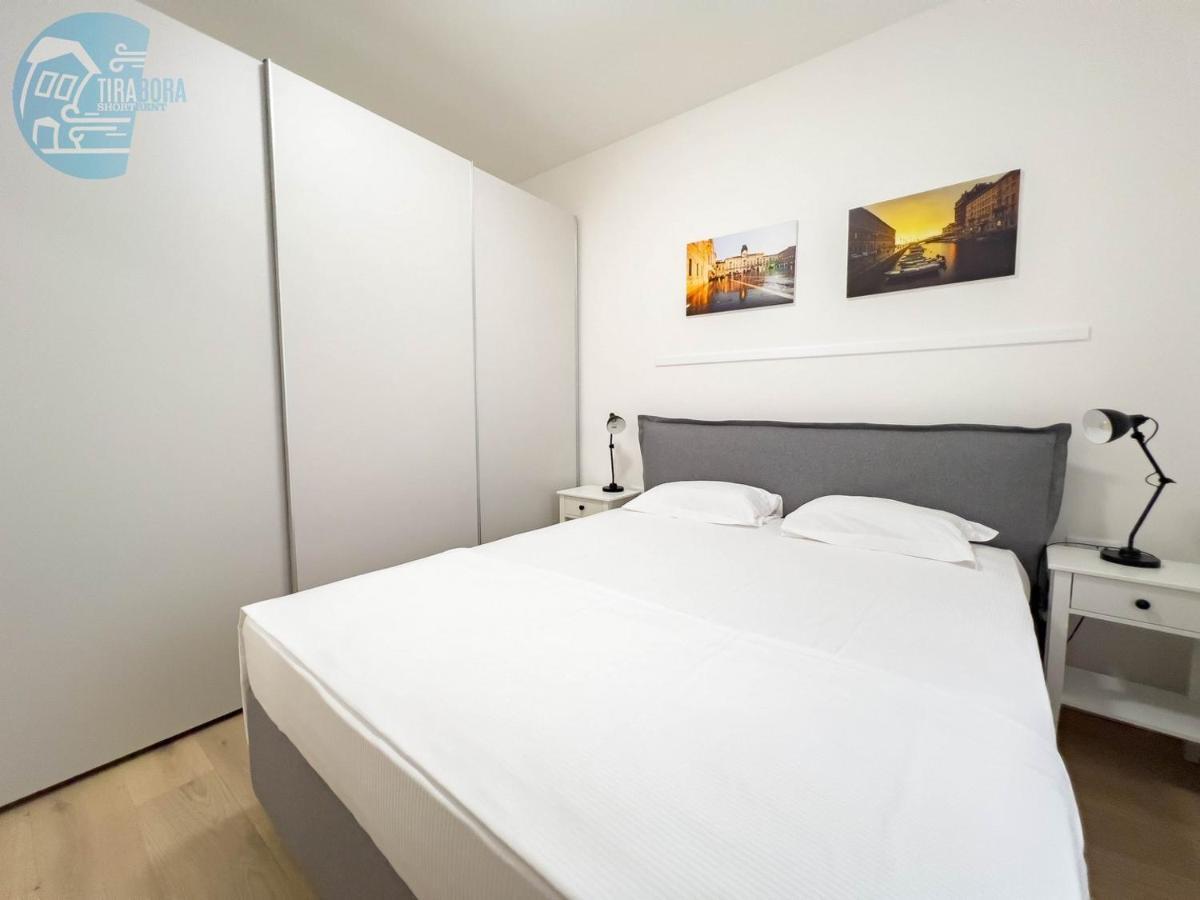Piazza Della Borsa 3C Tirabora Short Rent Trieste Exterior foto
