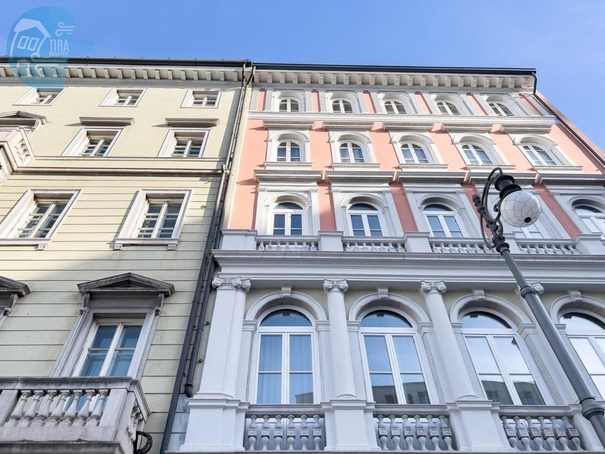 Piazza Della Borsa 3C Tirabora Short Rent Trieste Exterior foto